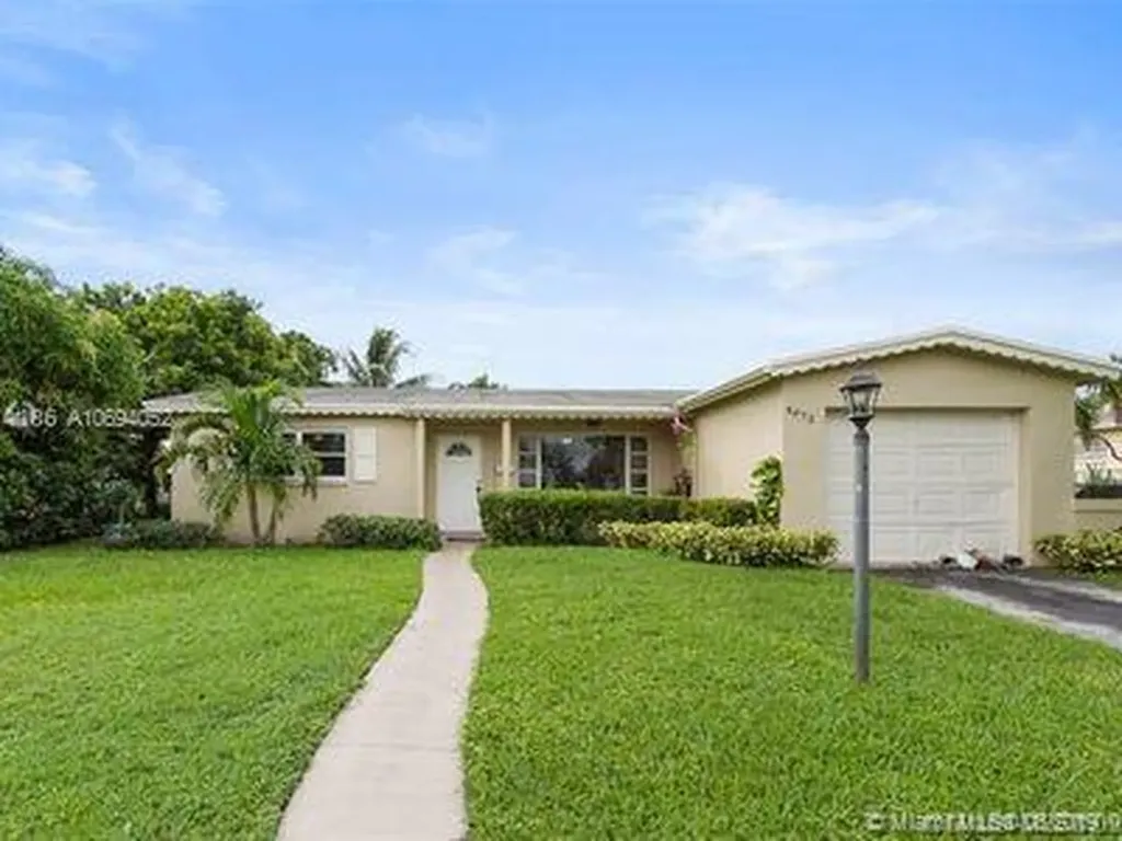 4672 NW 41st Place Lauderdale Lakes FL 33319