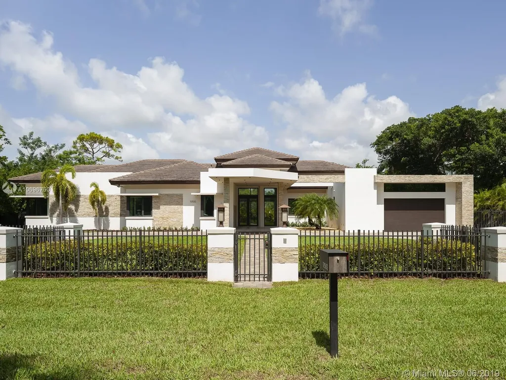 10500 SW 69th Avenue Pinecrest FL 33156