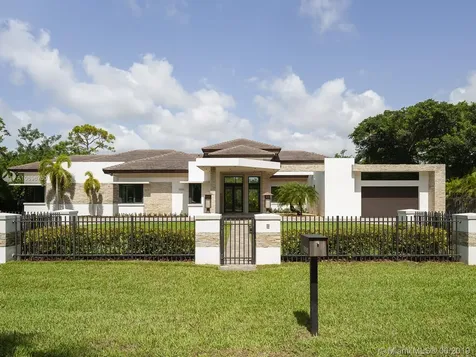 10500 SW 69th Avenue Pinecrest FL 33156