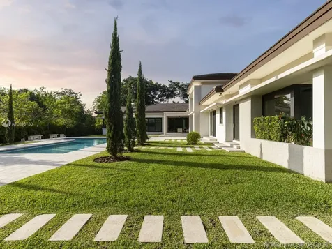 10500 SW 69th Avenue Pinecrest FL 33156
