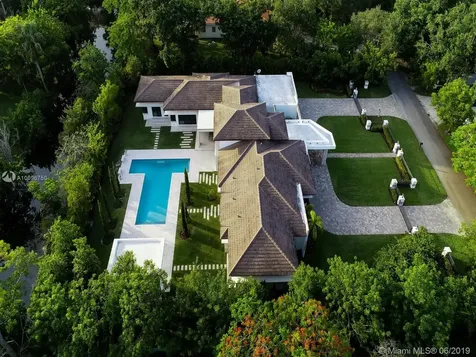 10500 SW 69th Avenue Pinecrest FL 33156