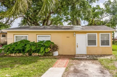 2615 SW 58th Avenue West Park FL 33023
