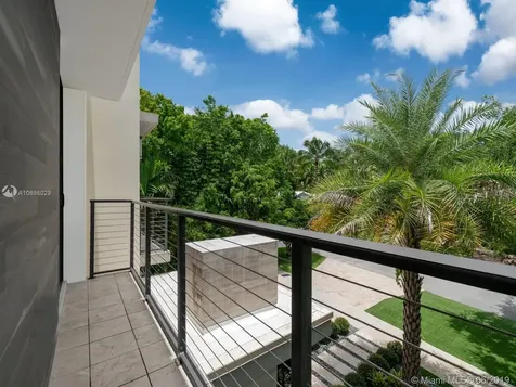 1020 SE 5th Court Fort Lauderdale FL 33301
