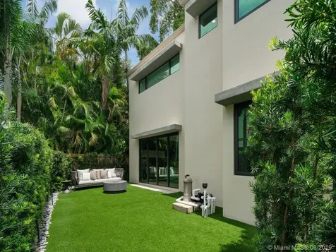 1020 SE 5th Court Fort Lauderdale FL 33301