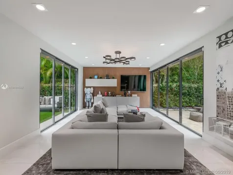 1020 SE 5th Court Fort Lauderdale FL 33301