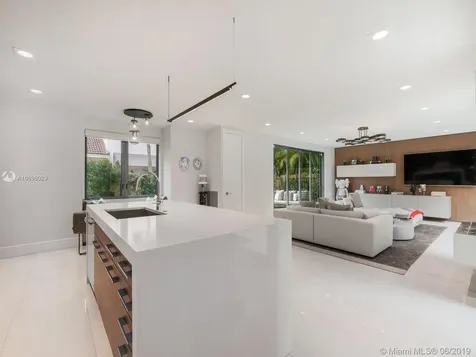 1020 SE 5th Court Fort Lauderdale FL 33301