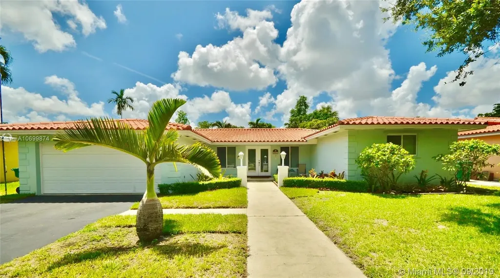 14521 Palmetto Palm Avenue Miami Lakes FL 33014