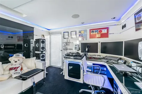 1100 West Avenue Miami Beach FL 33139