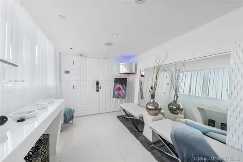 1100 West Avenue Miami Beach FL 33139