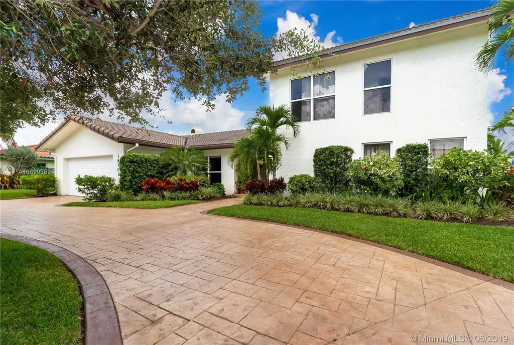 18701 W Oakmont Drive Hialeah FL 33015