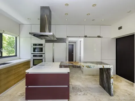 670 Warren Lane Key Biscayne FL 33149