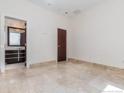 670 Warren Lane Key Biscayne FL 33149