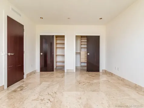 670 Warren Lane Key Biscayne FL 33149