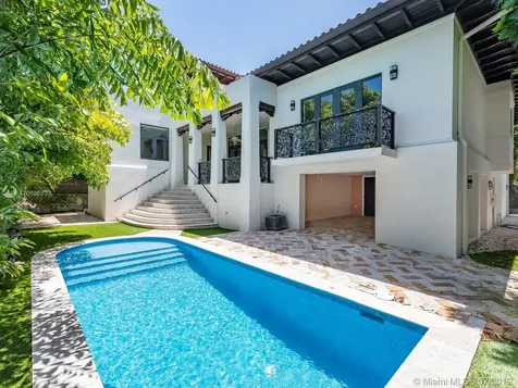 670 Warren Lane Key Biscayne FL 33149