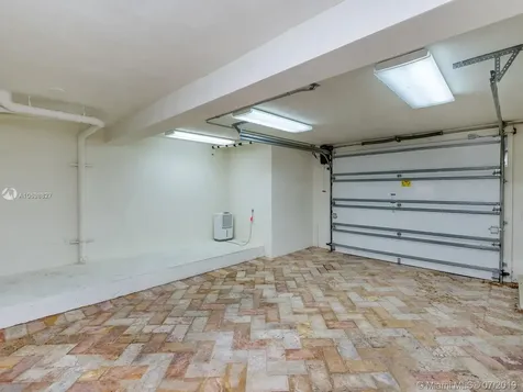 670 Warren Lane Key Biscayne FL 33149