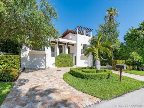 670 Warren Lane Key Biscayne FL 33149