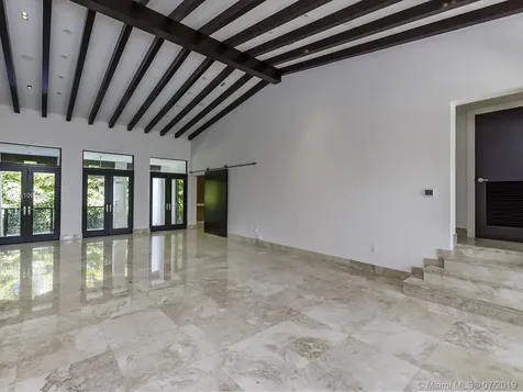 670 Warren Lane Key Biscayne FL 33149