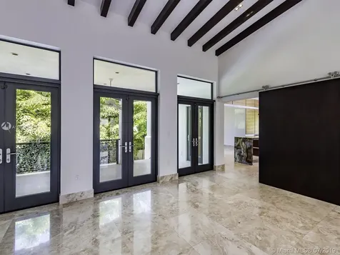 670 Warren Lane Key Biscayne FL 33149