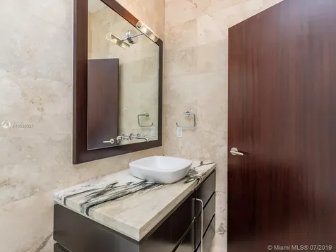 670 Warren Lane Key Biscayne FL 33149
