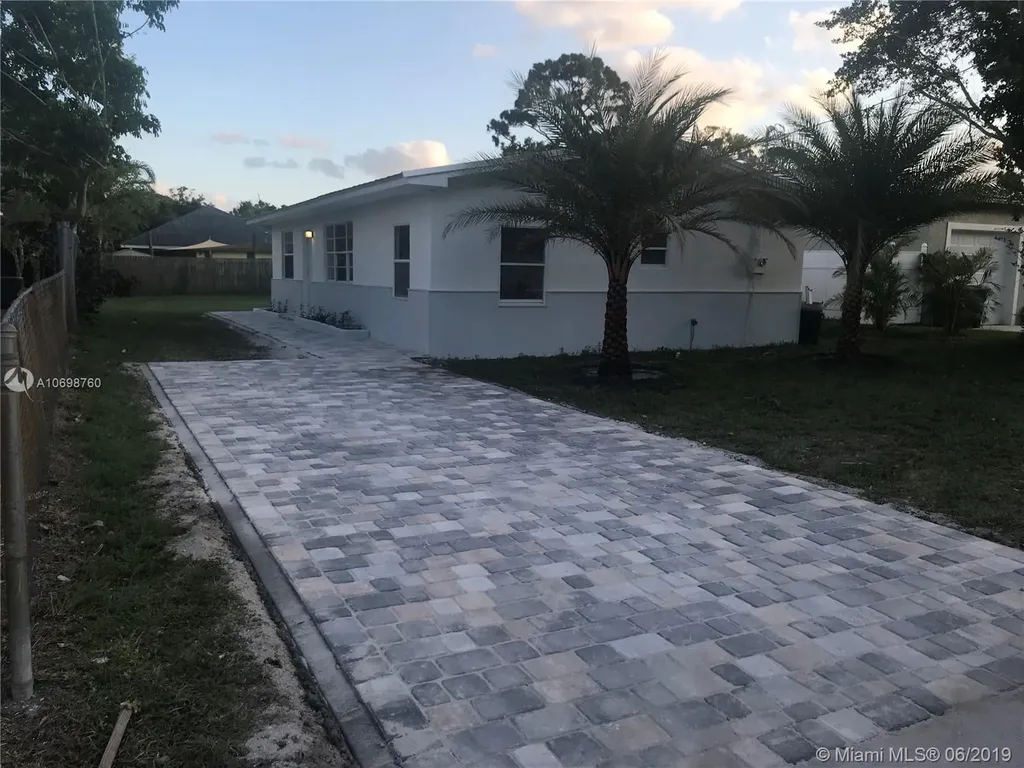 6924 2nd Street Jupiter FL 33458