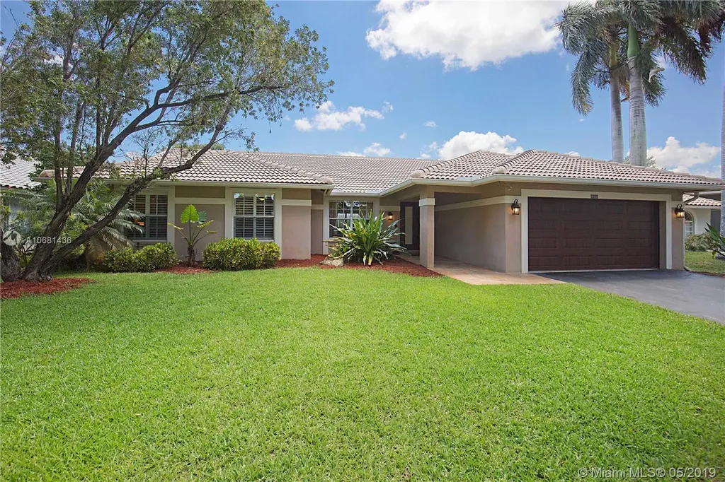 4633 NW 100th Terrace Coral Springs FL 33076