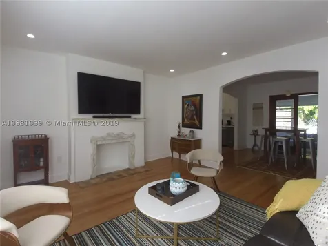 821 NW 15th Avenue Miami FL 33125