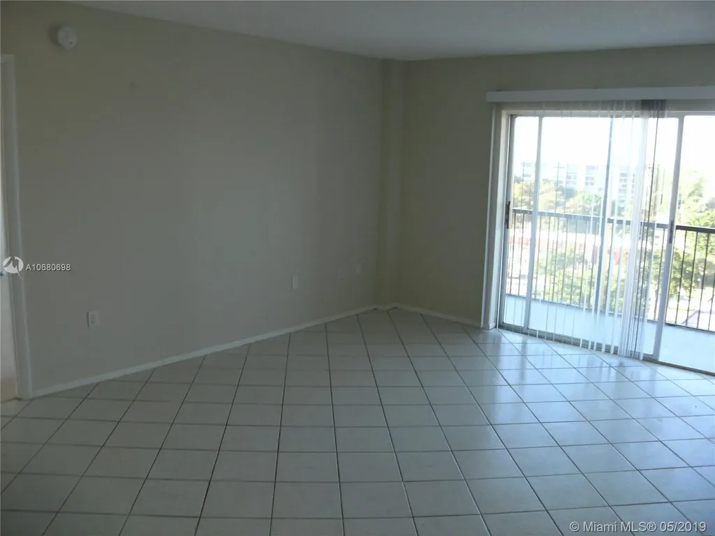 4174 Inverrary Drive Lauderhill FL 33319