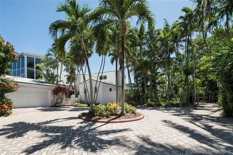 7801 Atlantic Way Miami Beach FL 33141