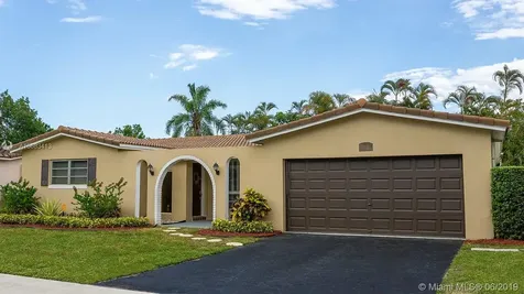 10476 NW 3rd Street Plantation FL 33324