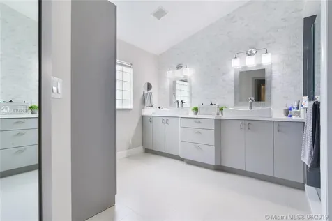 526 Bridgeton Road Weston FL 33326