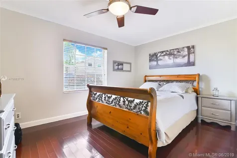 526 Bridgeton Road Weston FL 33326