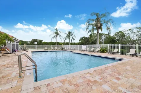 526 Bridgeton Road Weston FL 33326