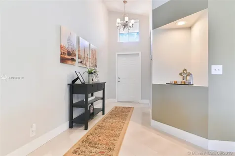 526 Bridgeton Road Weston FL 33326