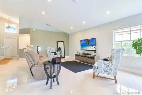 526 Bridgeton Road Weston FL 33326