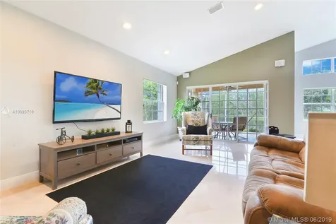 526 Bridgeton Road Weston FL 33326