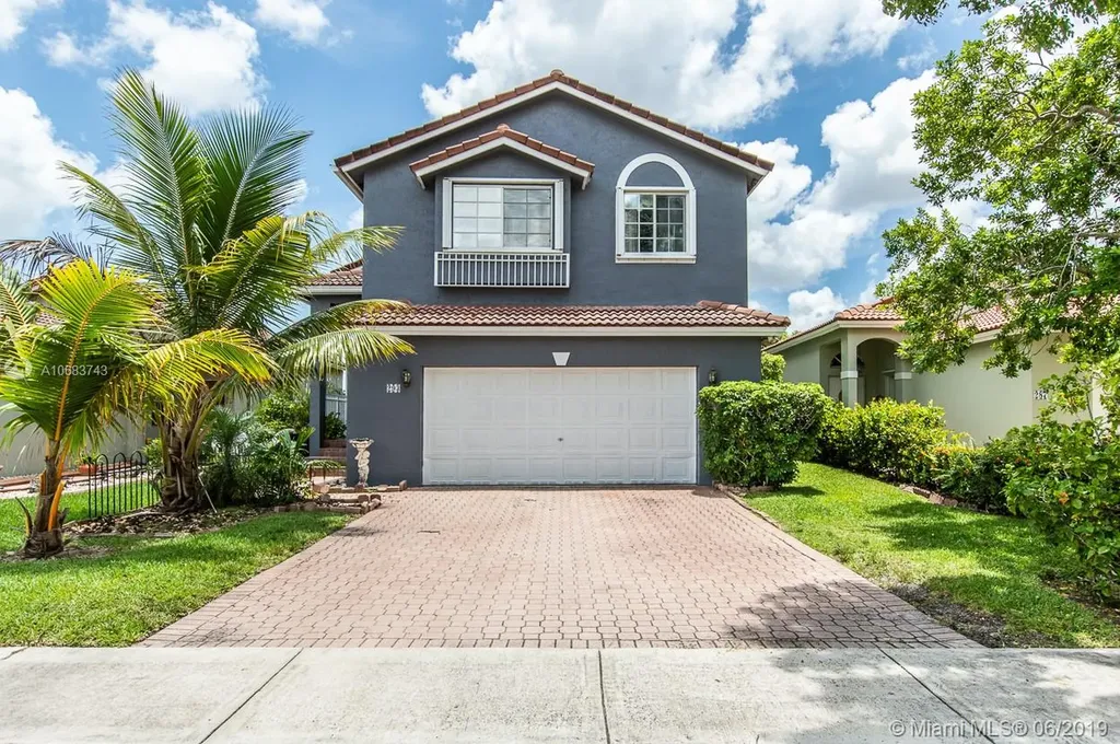 293 NW 107th Avenue Pembroke Pines FL 33026