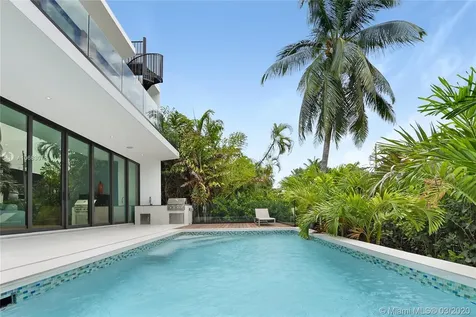 272 Palm Avenue Miami Beach FL 33139