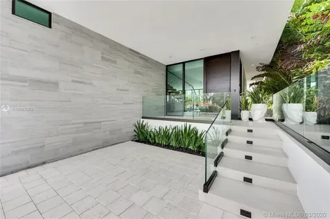 272 Palm Avenue Miami Beach FL 33139