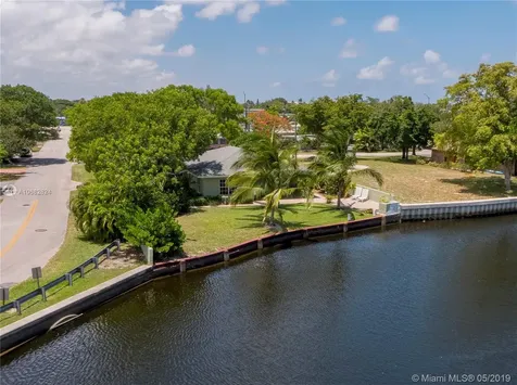 3012 NE 14th Avenue Oakland Park FL 33334