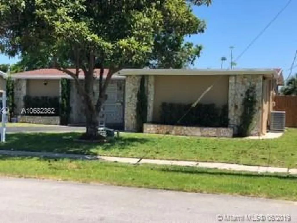 8304 NW 24th Place Sunrise FL 33322