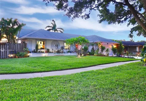 5841 SW 117th Avenue Cooper City FL 33330