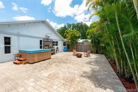 5841 SW 117th Avenue Cooper City FL 33330