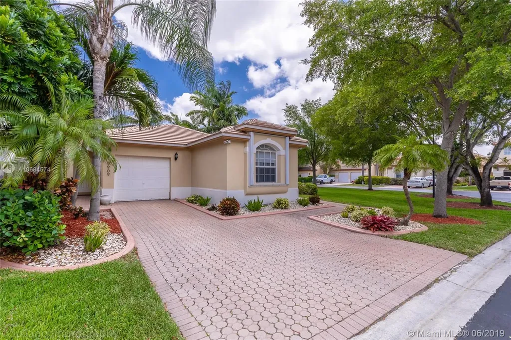 9909 NW 29th Terrace Doral FL 33172