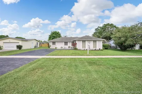 4917 SW 90th Avenue Cooper City FL 33328