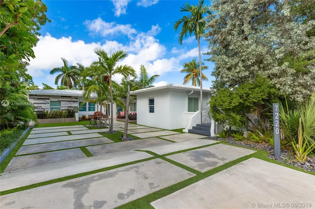 7220 Rue Notre Dame Miami Beach FL 33141