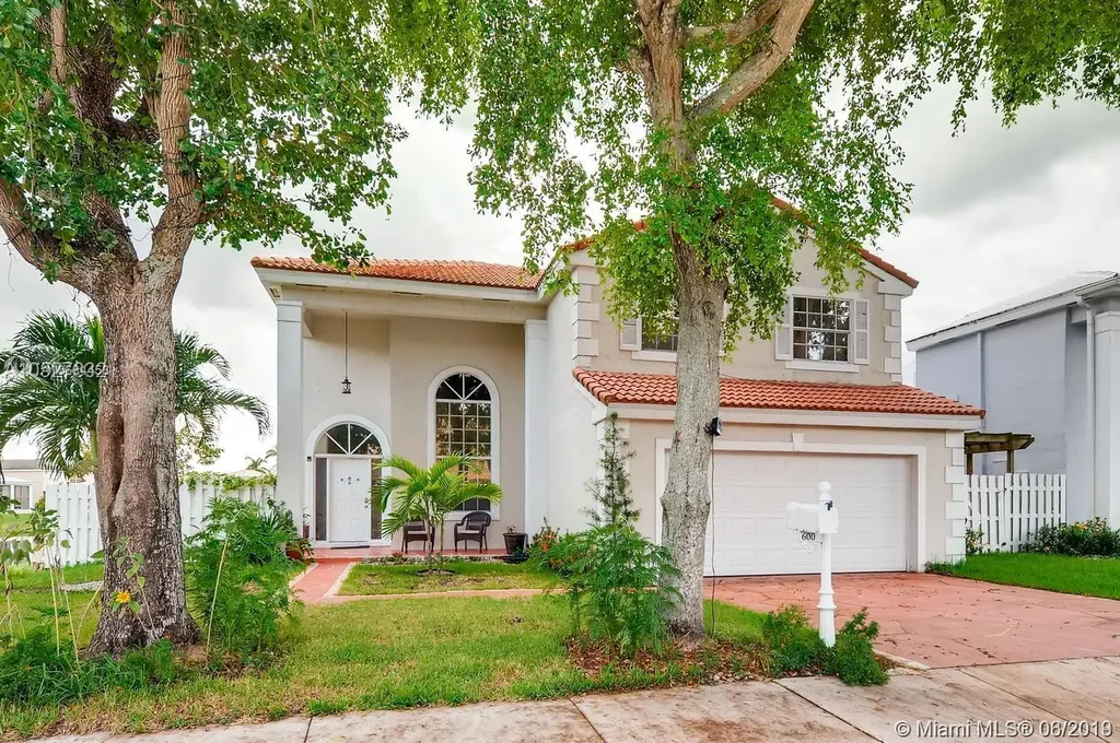 600 Lakeshore Terrace Davie FL 33325