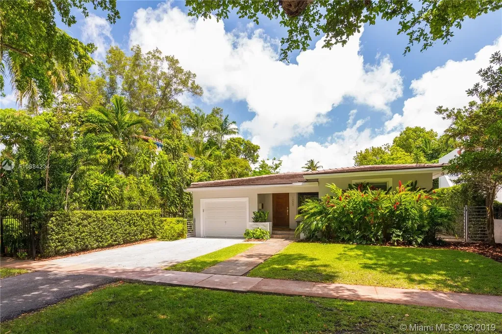 1009 Asturia Avenue Coral Gables FL 33134
