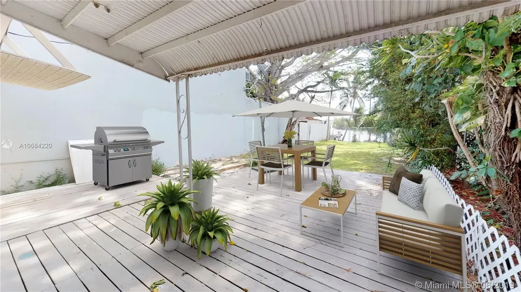 6407 W 16th Avenue Hialeah FL 33012