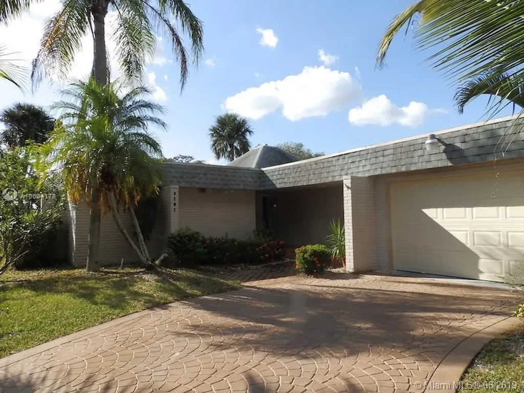 5107 Banyan Lane Tamarac FL 33319