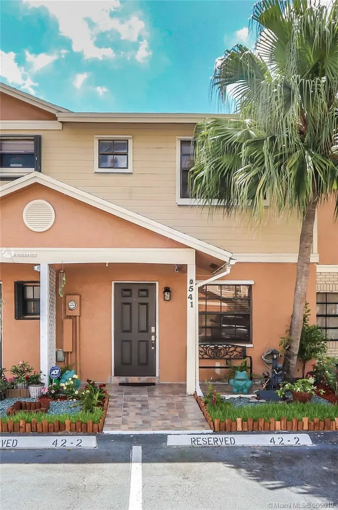 541 NW 103rd Terrace Pembroke Pines FL 33026